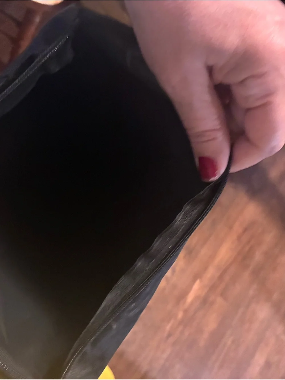 Tablet storage pouch